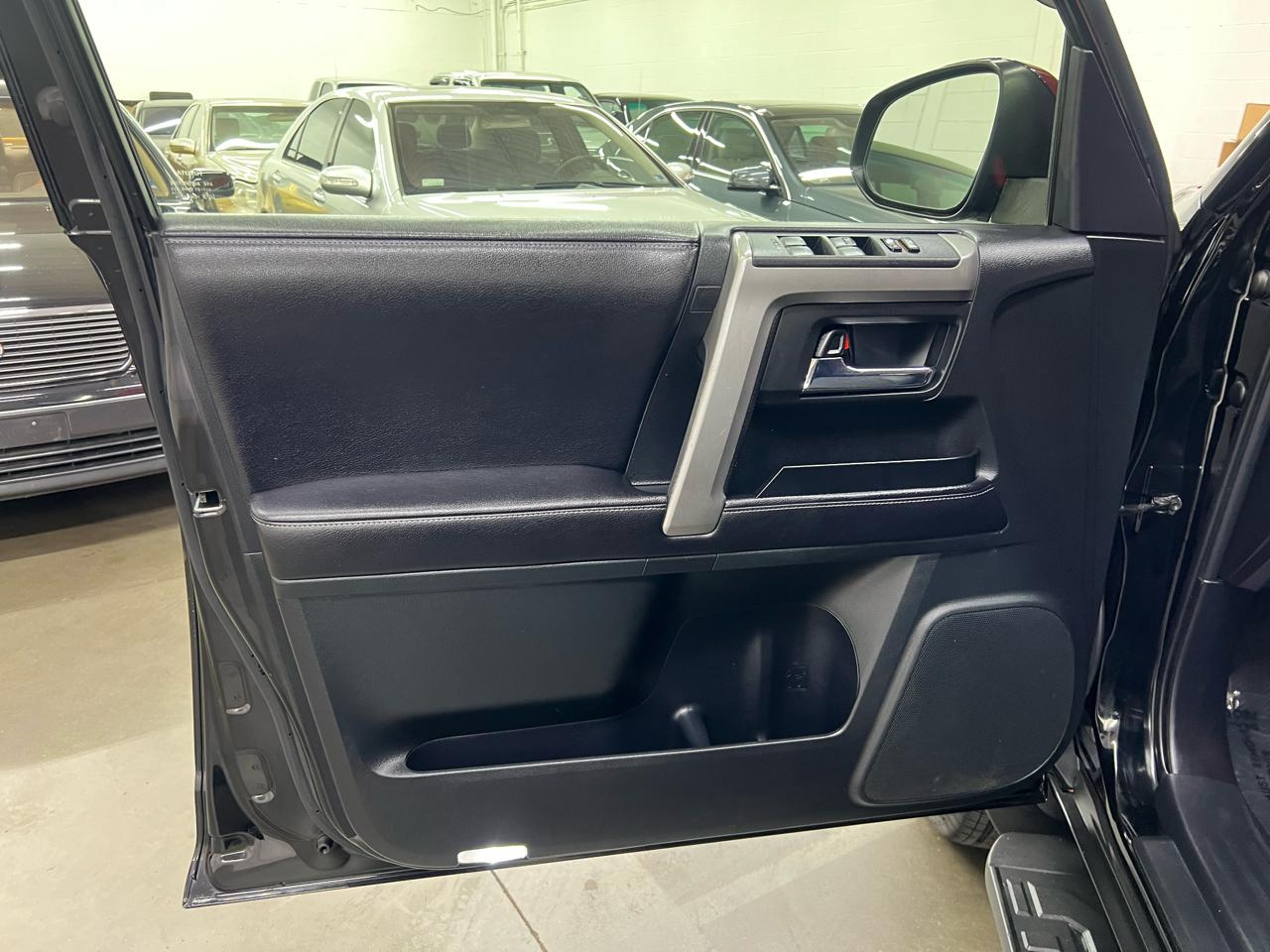 Toyota 4Runner SR5 Premium 4D SUV 4WD V6 2016