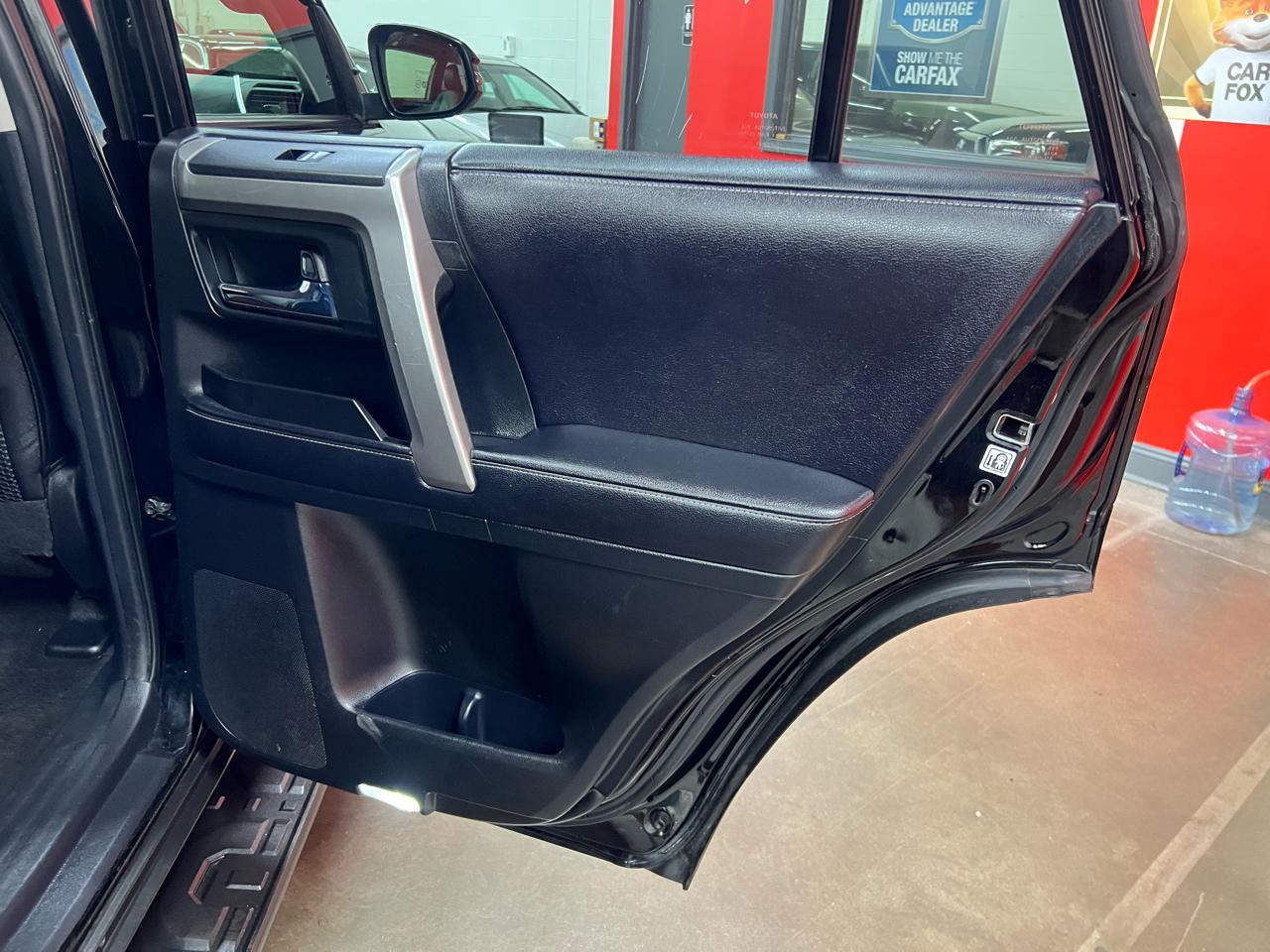 Toyota 4Runner SR5 Premium 4D SUV 4WD V6 2016