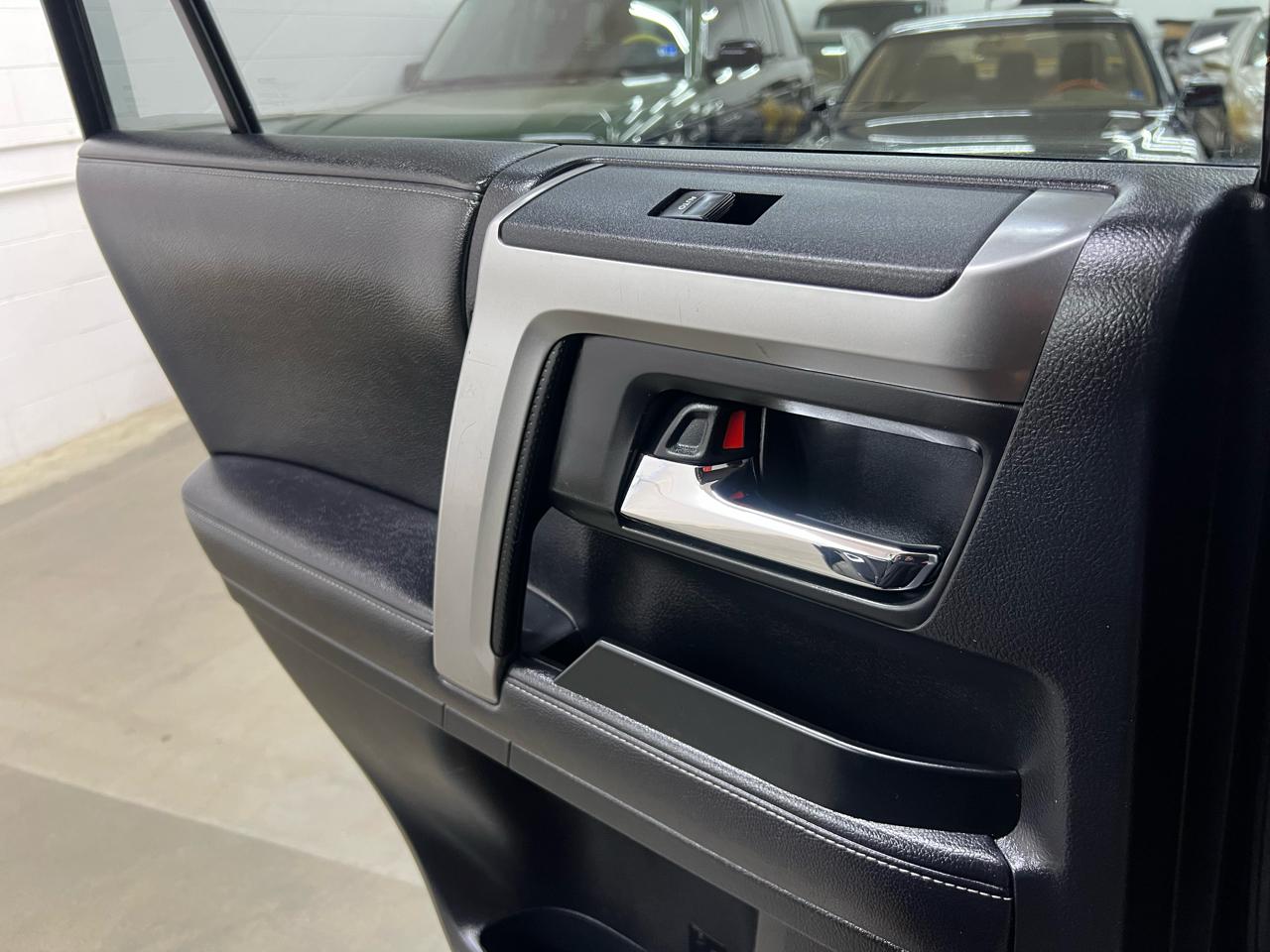 Toyota 4Runner SR5 Premium 4D SUV 4WD V6 2016