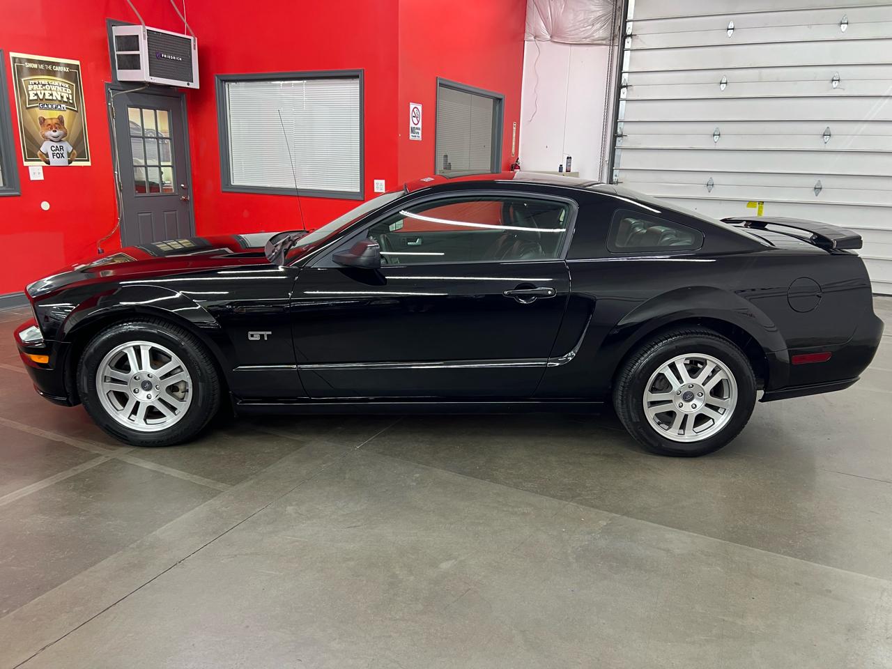 Ford Mustang GT Premium Coupe 2005