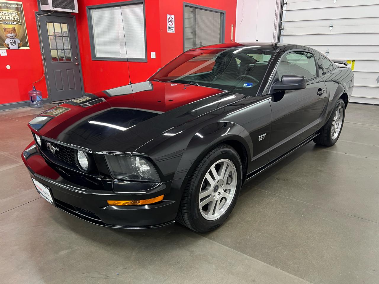 Ford Mustang GT Premium Coupe 2005