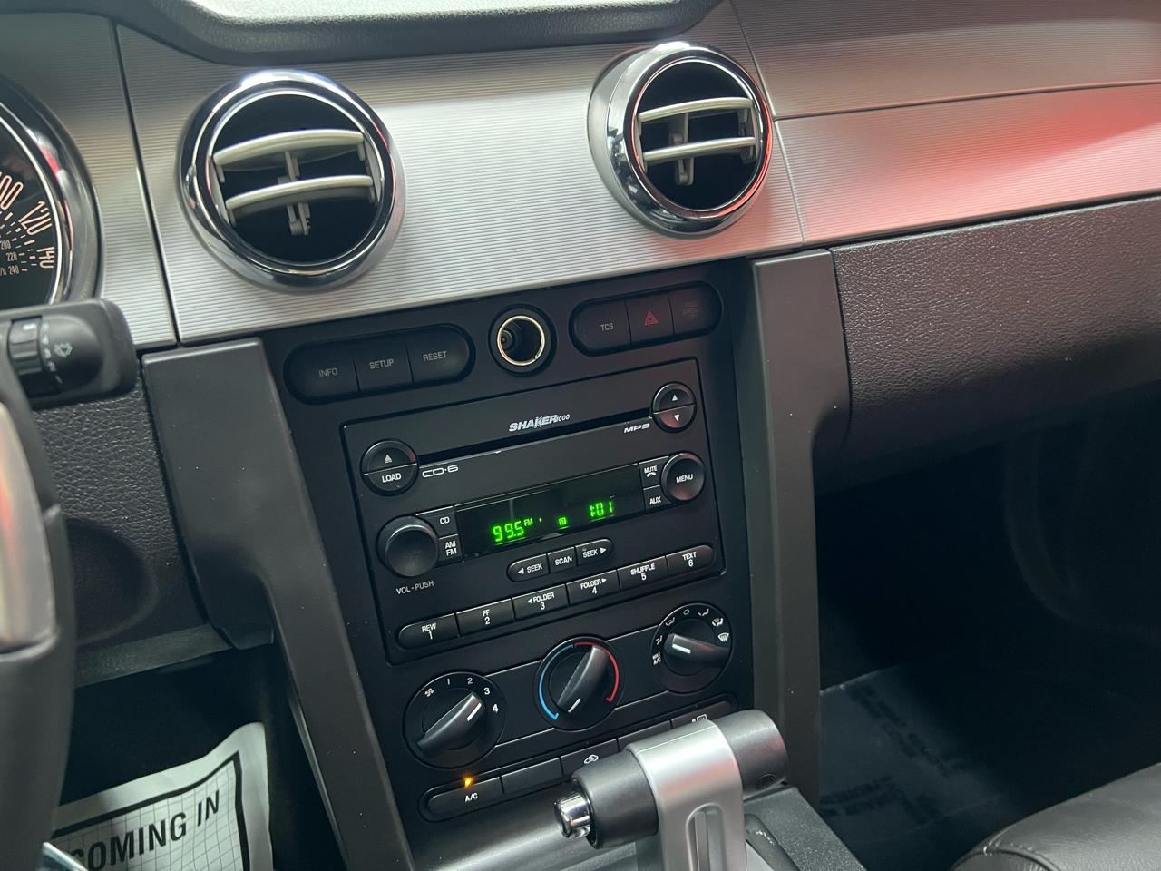 Ford Mustang GT Premium Coupe 2005