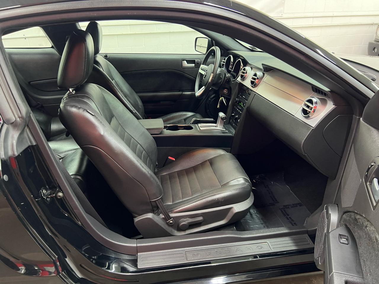 Ford Mustang GT Premium Coupe 2005
