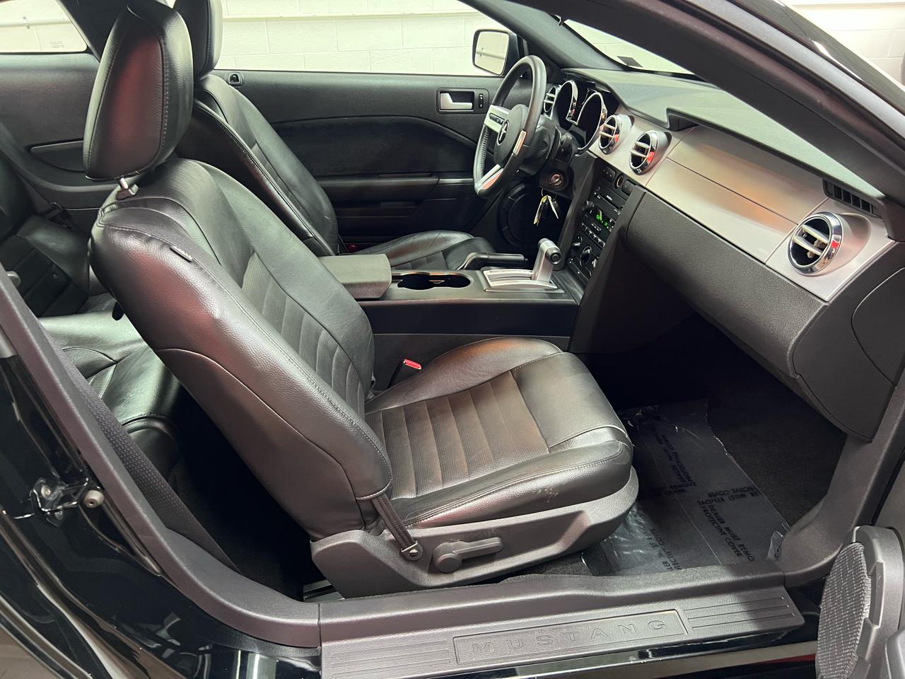 Ford Mustang GT Premium Coupe 2005