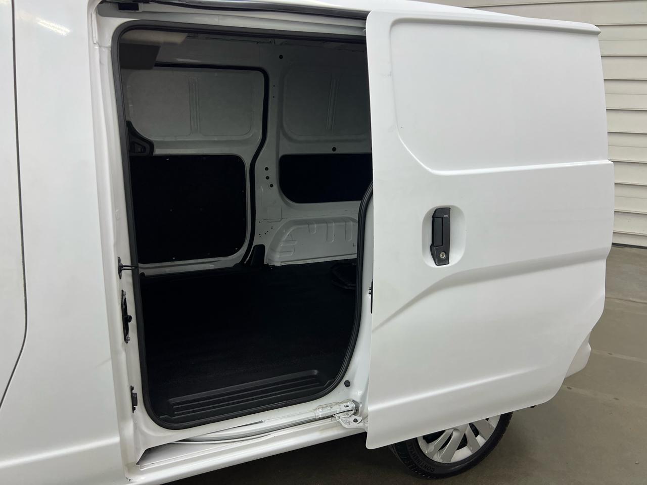 Nissan NV200 SV 2017