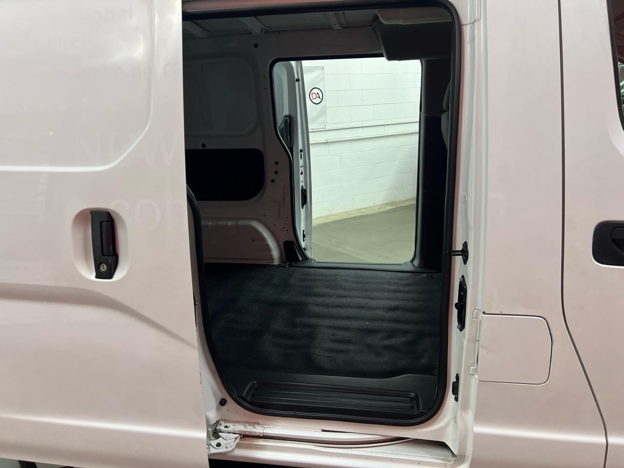 Nissan NV200 SV 2017