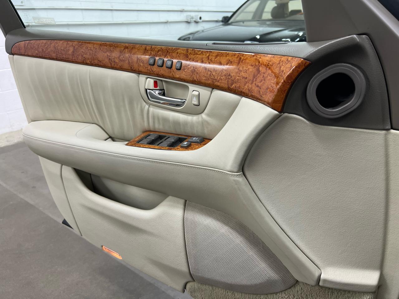 Lexus LS 430 Sedan 2005