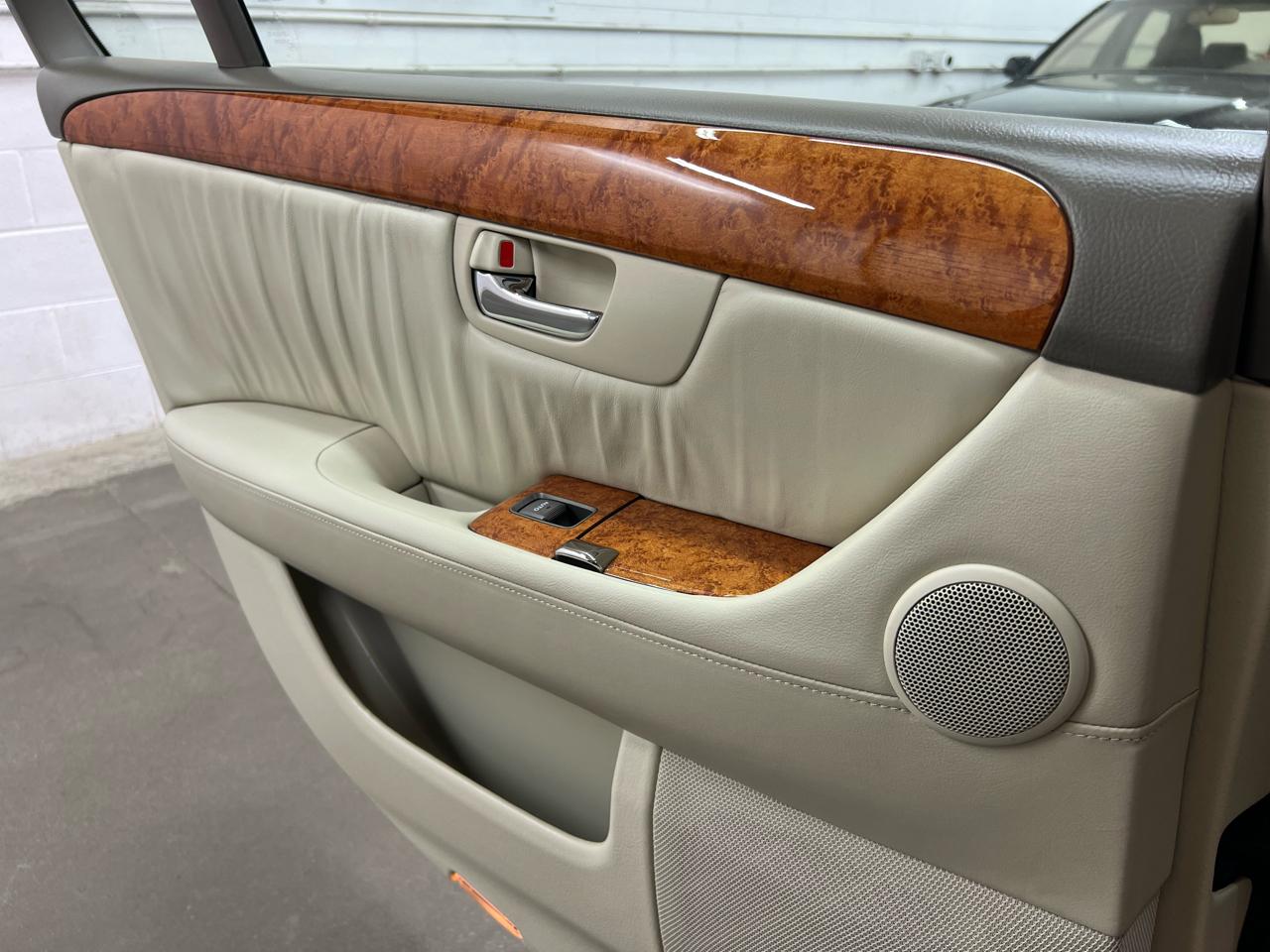 Lexus LS 430 Sedan 2005