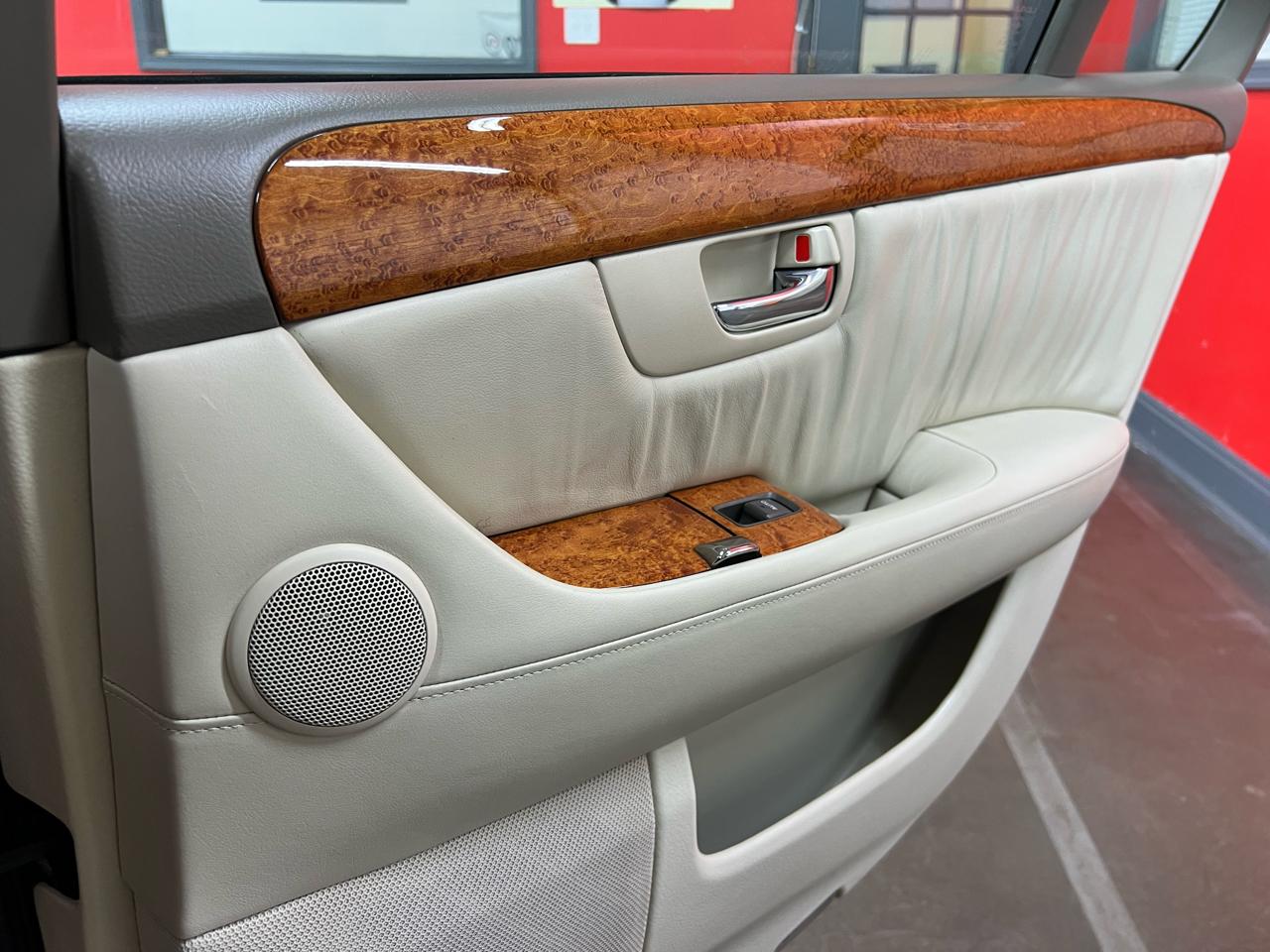 Lexus LS 430 Sedan 2005