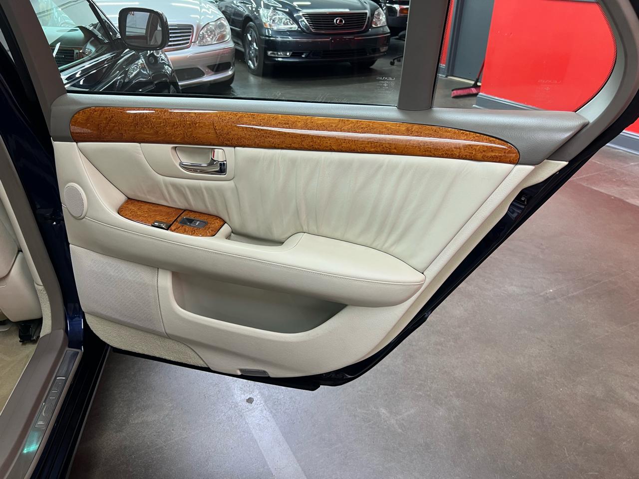 Lexus LS 430 Sedan 2005