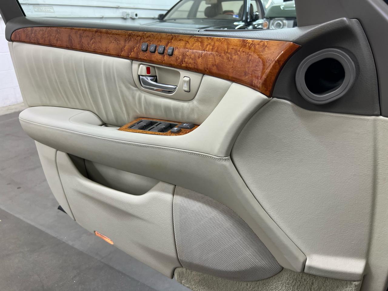 Lexus LS 430 Sedan 2005