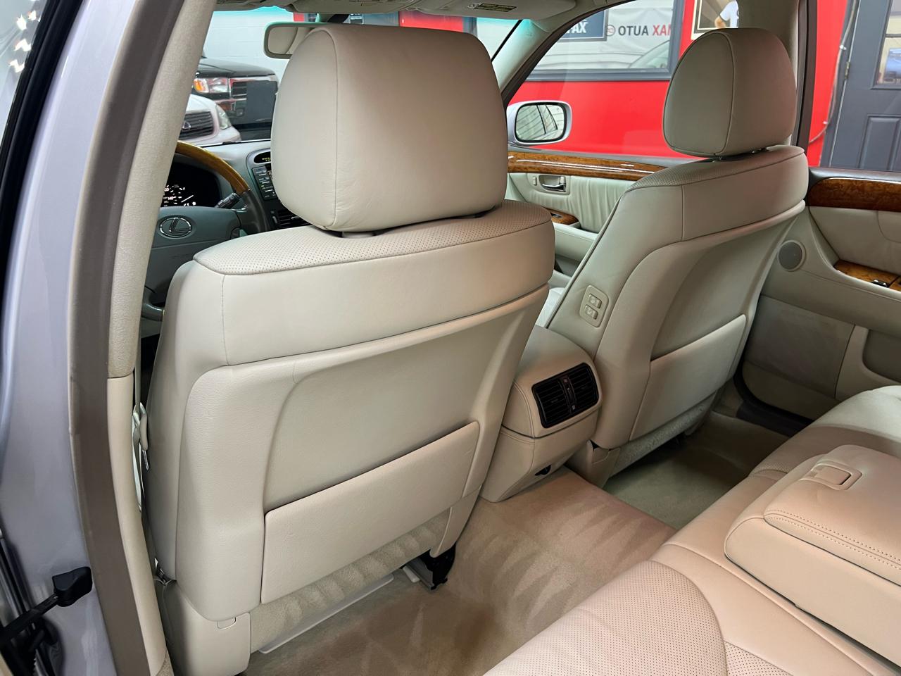 Lexus LS 430 Sedan 2005
