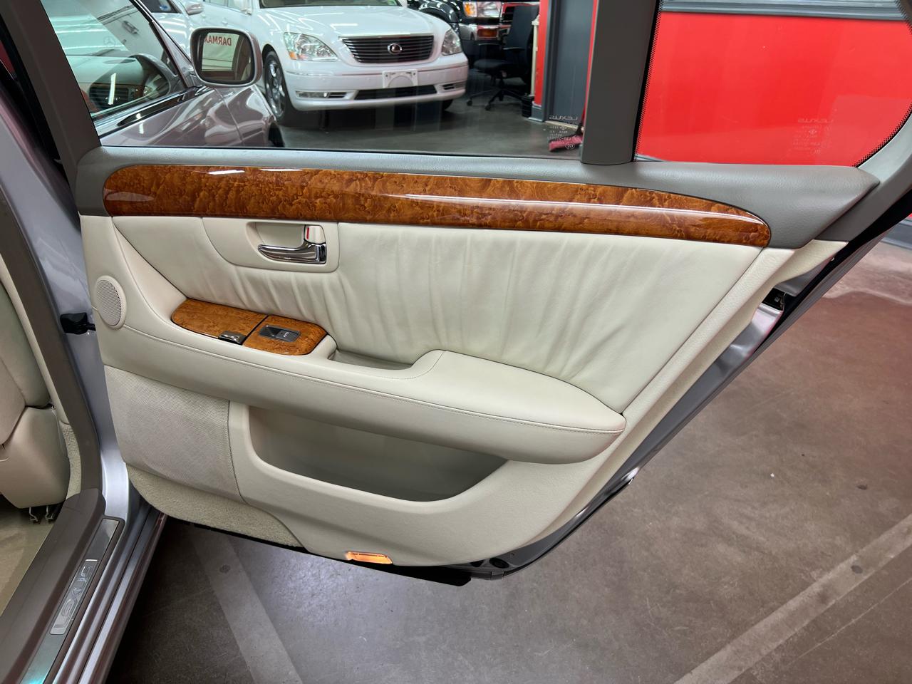 Lexus LS 430 Sedan 2005