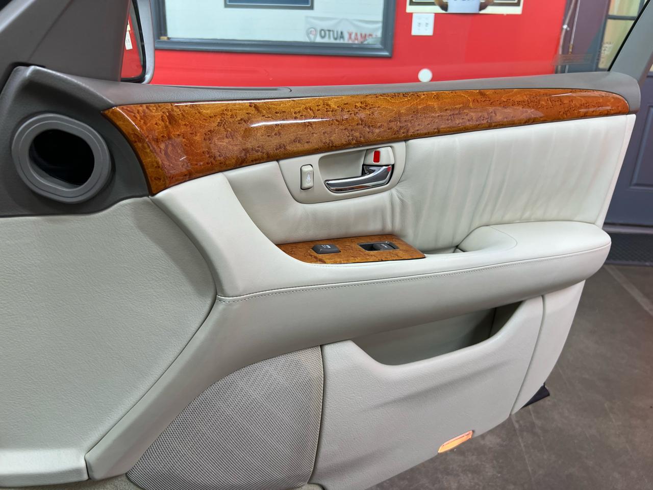 Lexus LS 430 Sedan 2005
