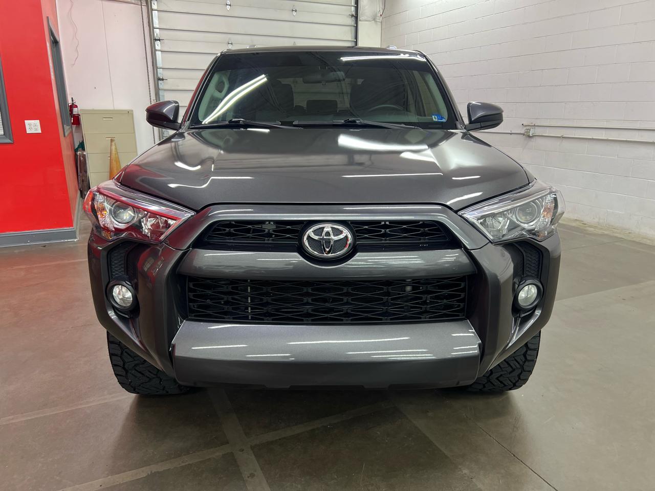 Toyota 4Runner SR5 4WD 2017