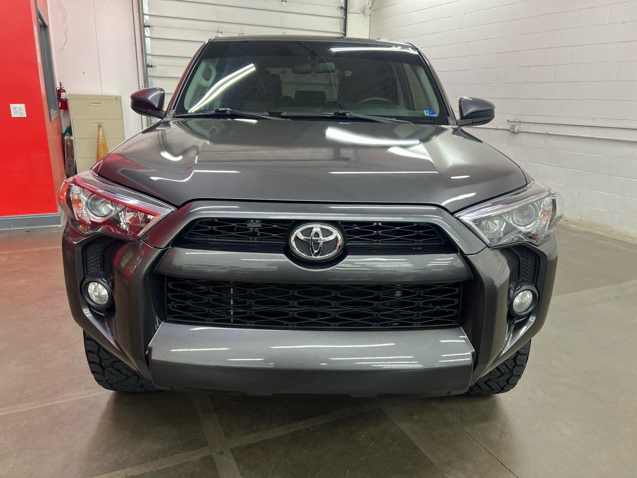 Toyota 4Runner SR5 4WD 2017