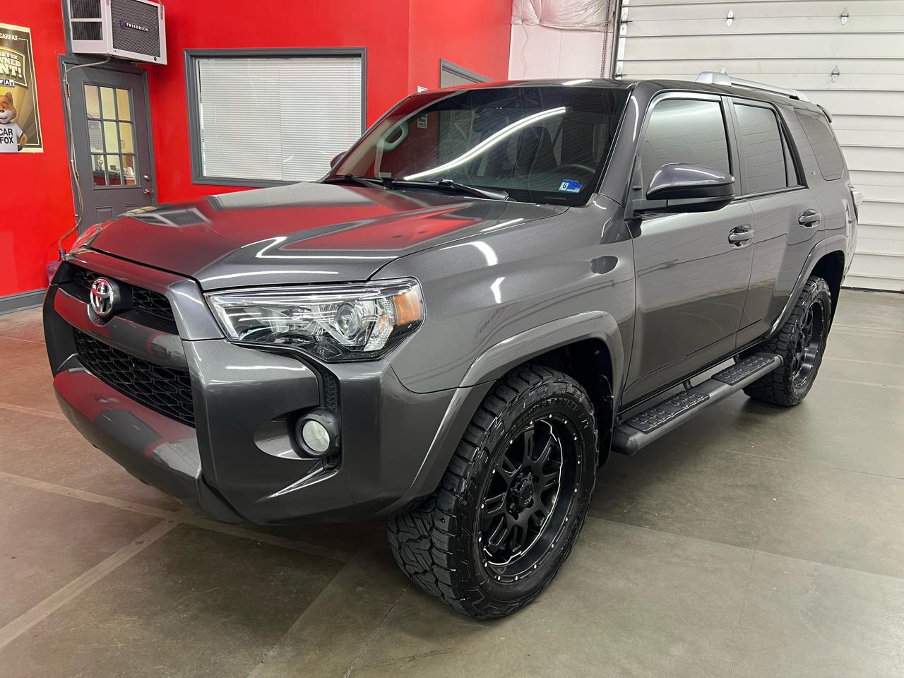 Toyota 4Runner SR5 4WD 2017