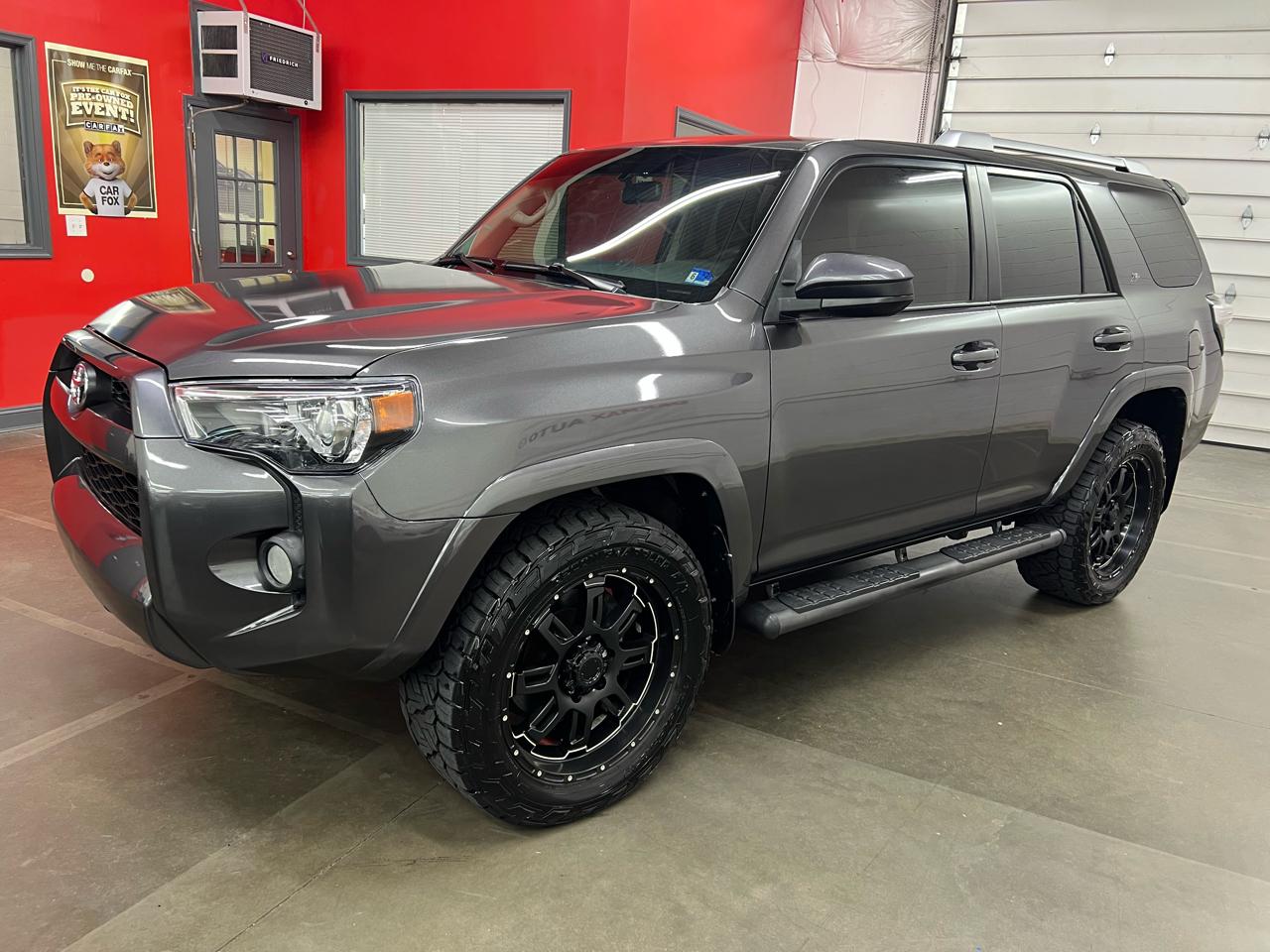 Toyota 4Runner SR5 4WD 2017