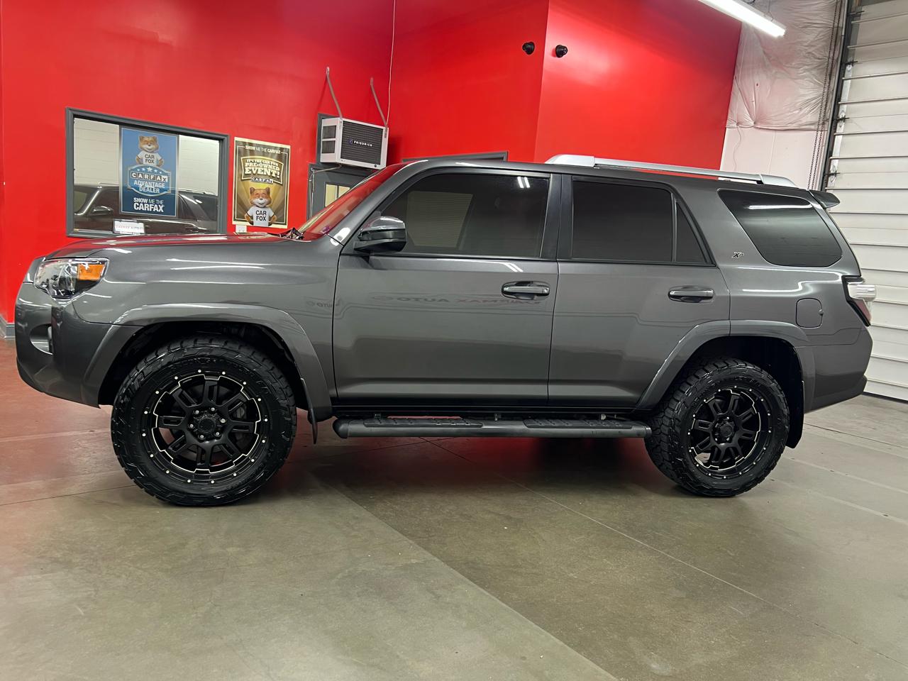 Toyota 4Runner SR5 4WD 2017