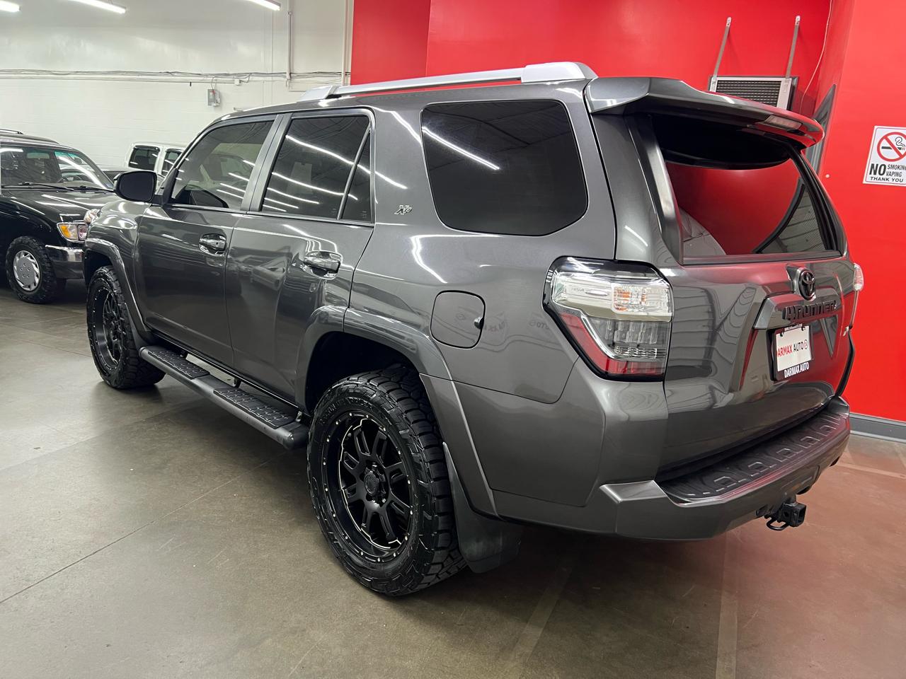 Toyota 4Runner SR5 4WD 2017