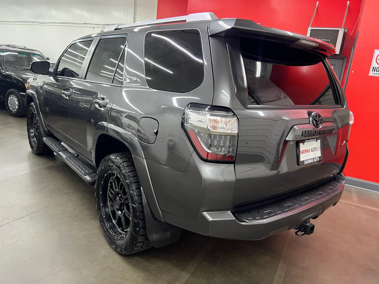 Toyota 4Runner SR5 4WD 2017