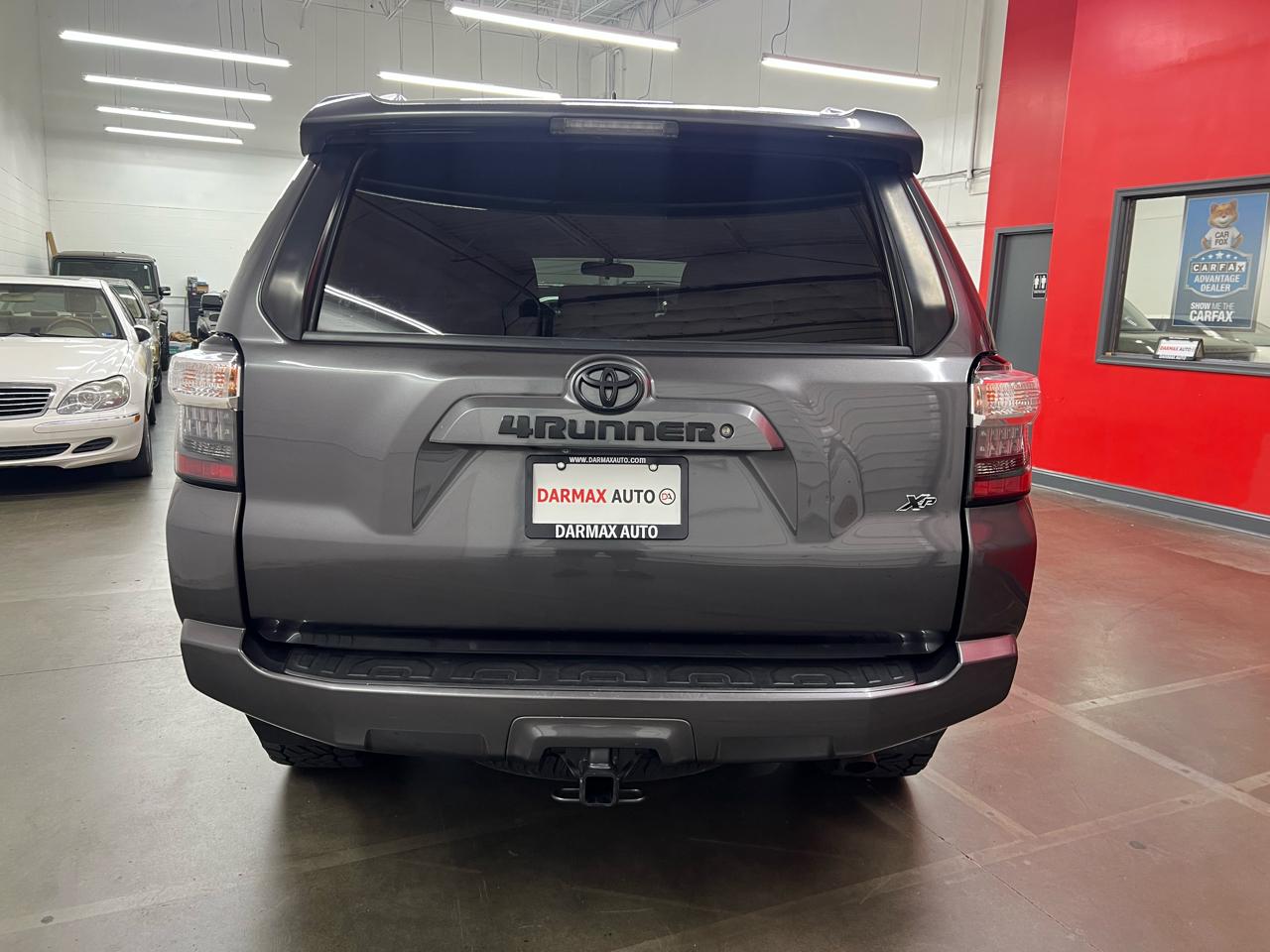 Toyota 4Runner SR5 4WD 2017
