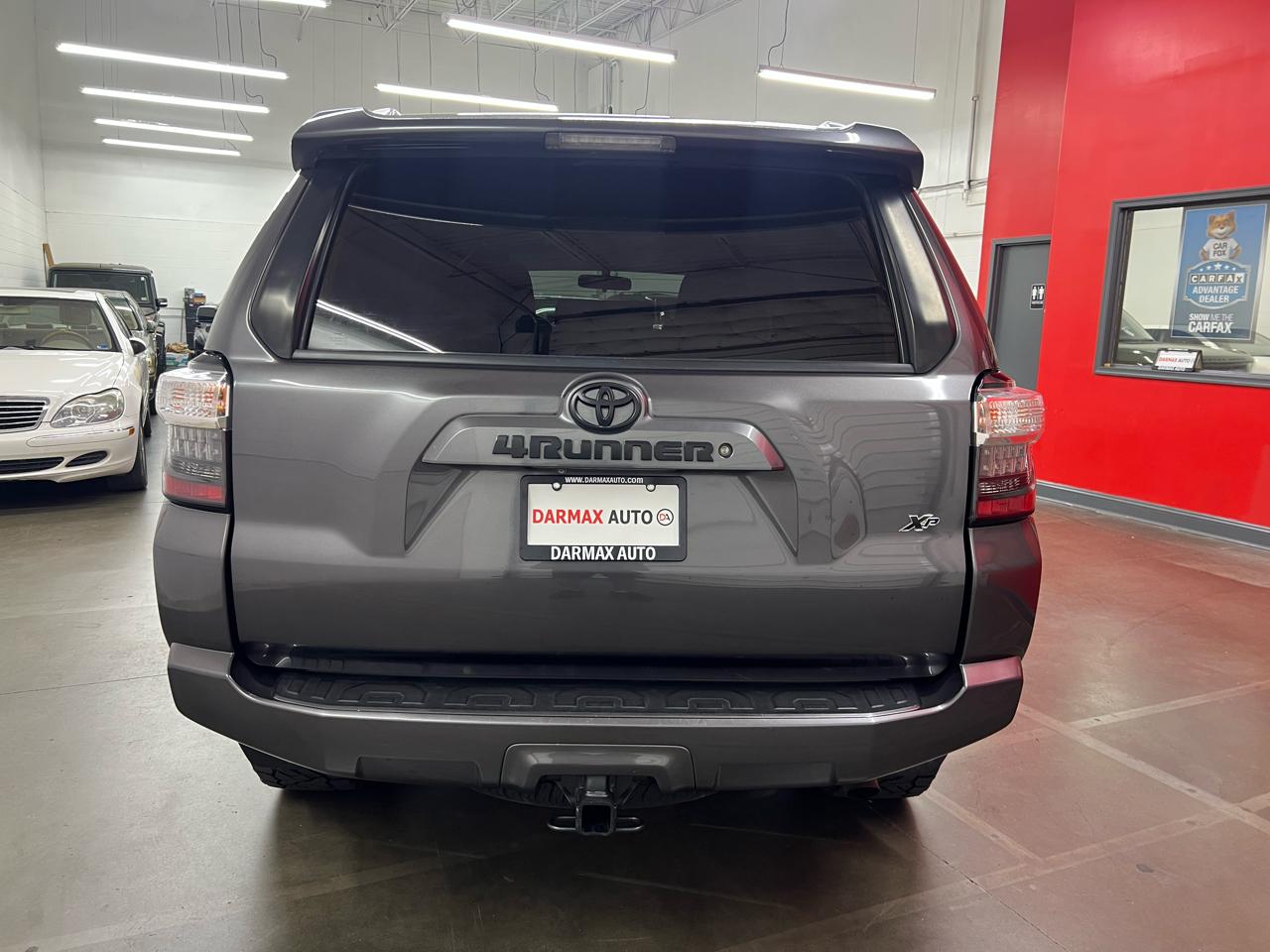 Toyota 4Runner SR5 4WD 2017