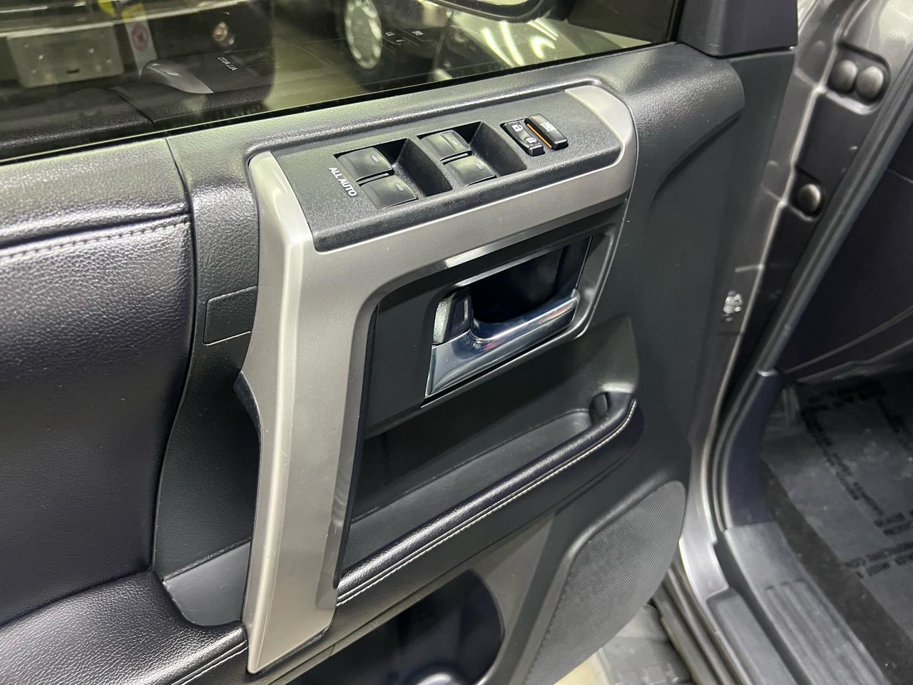 Toyota 4Runner SR5 4WD 2017