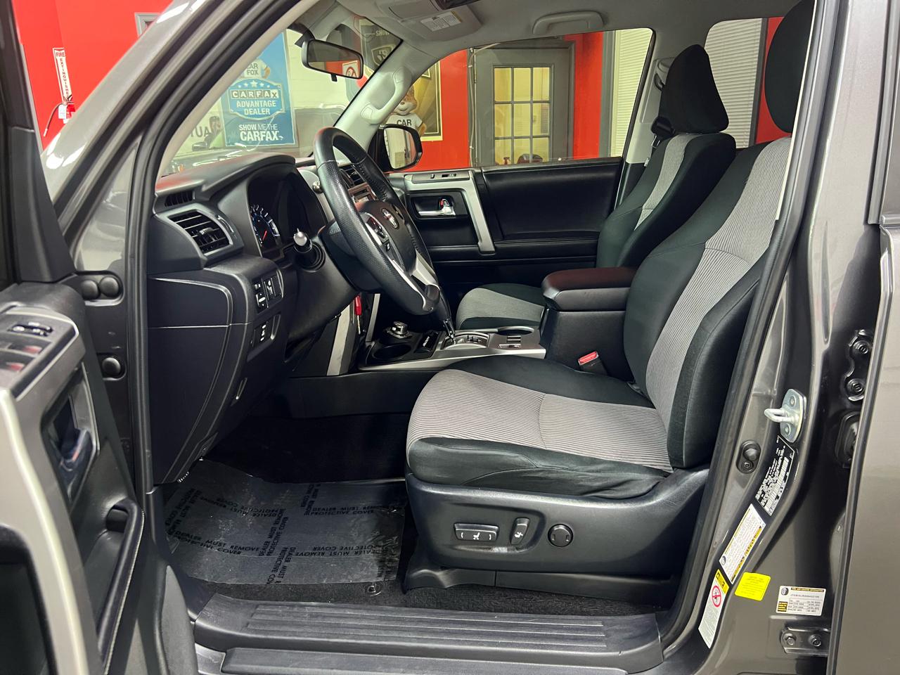 Toyota 4Runner SR5 4WD 2017