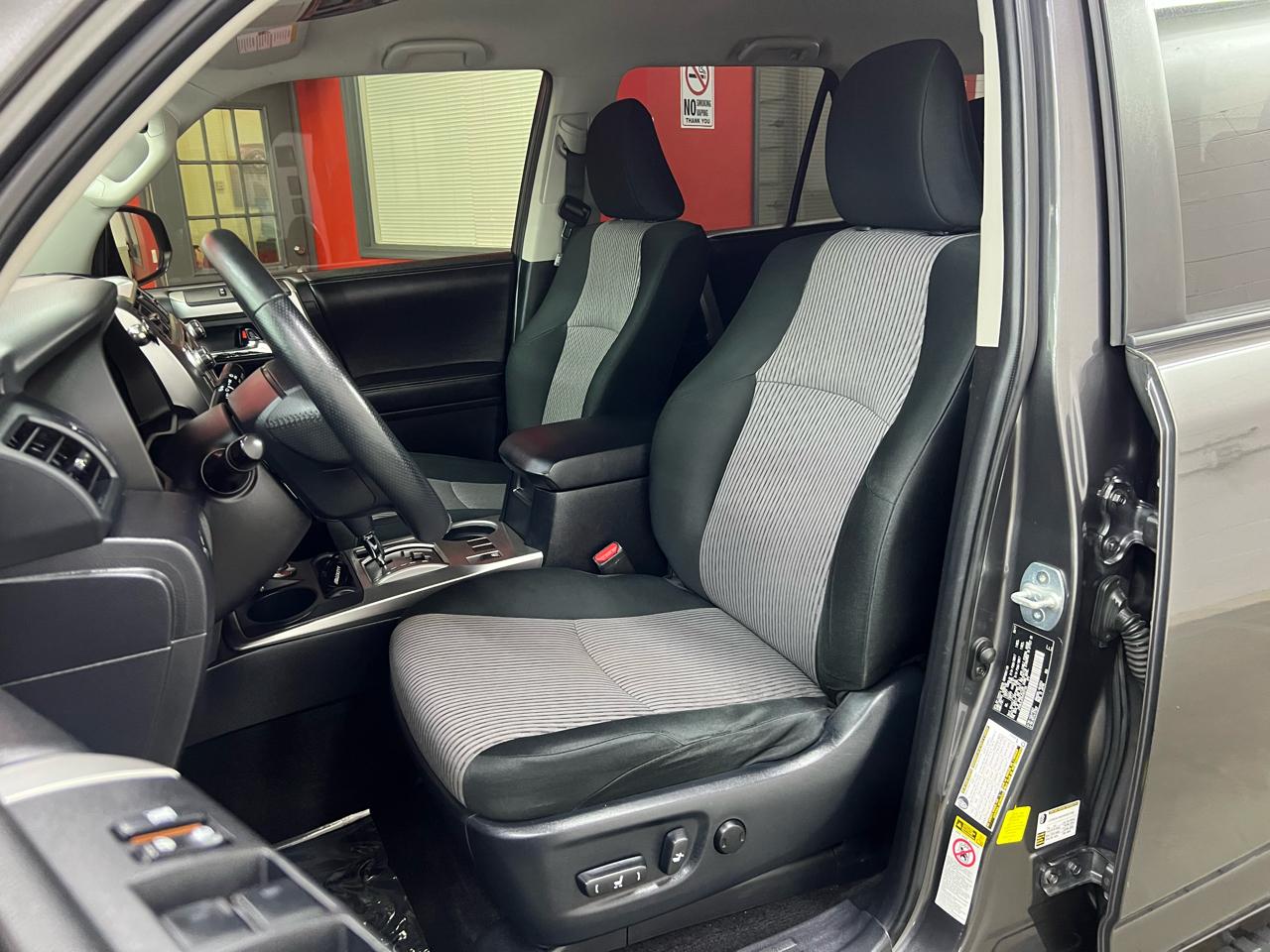 Toyota 4Runner SR5 4WD 2017