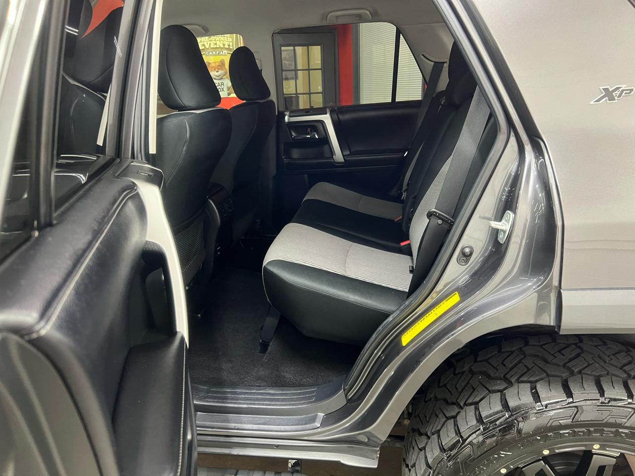 Toyota 4Runner SR5 4WD 2017