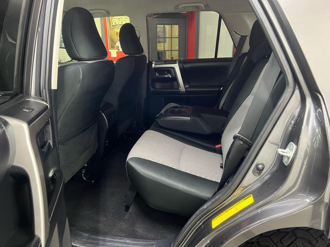 Toyota 4Runner SR5 4WD 2017