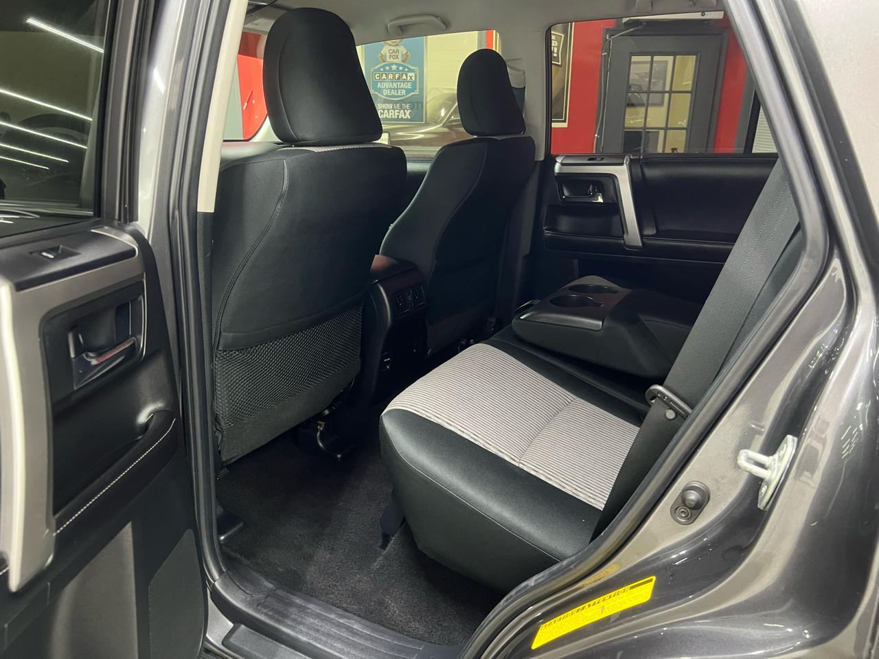 Toyota 4Runner SR5 4WD 2017