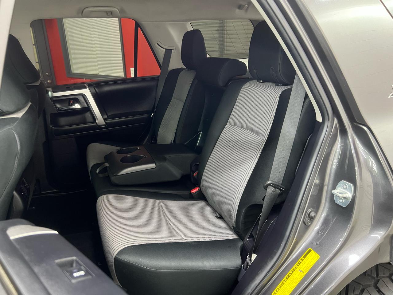 Toyota 4Runner SR5 4WD 2017
