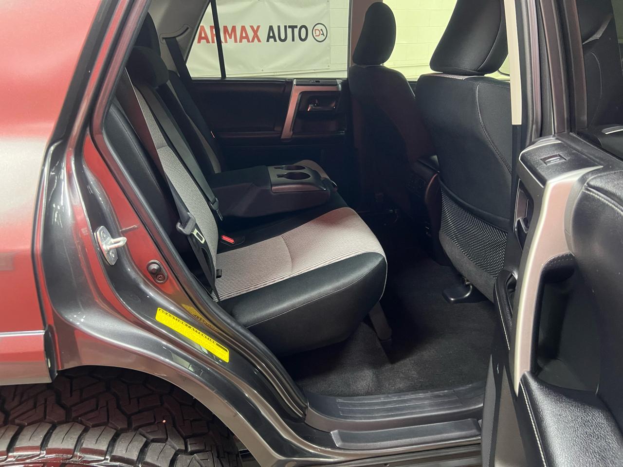 Toyota 4Runner SR5 4WD 2017
