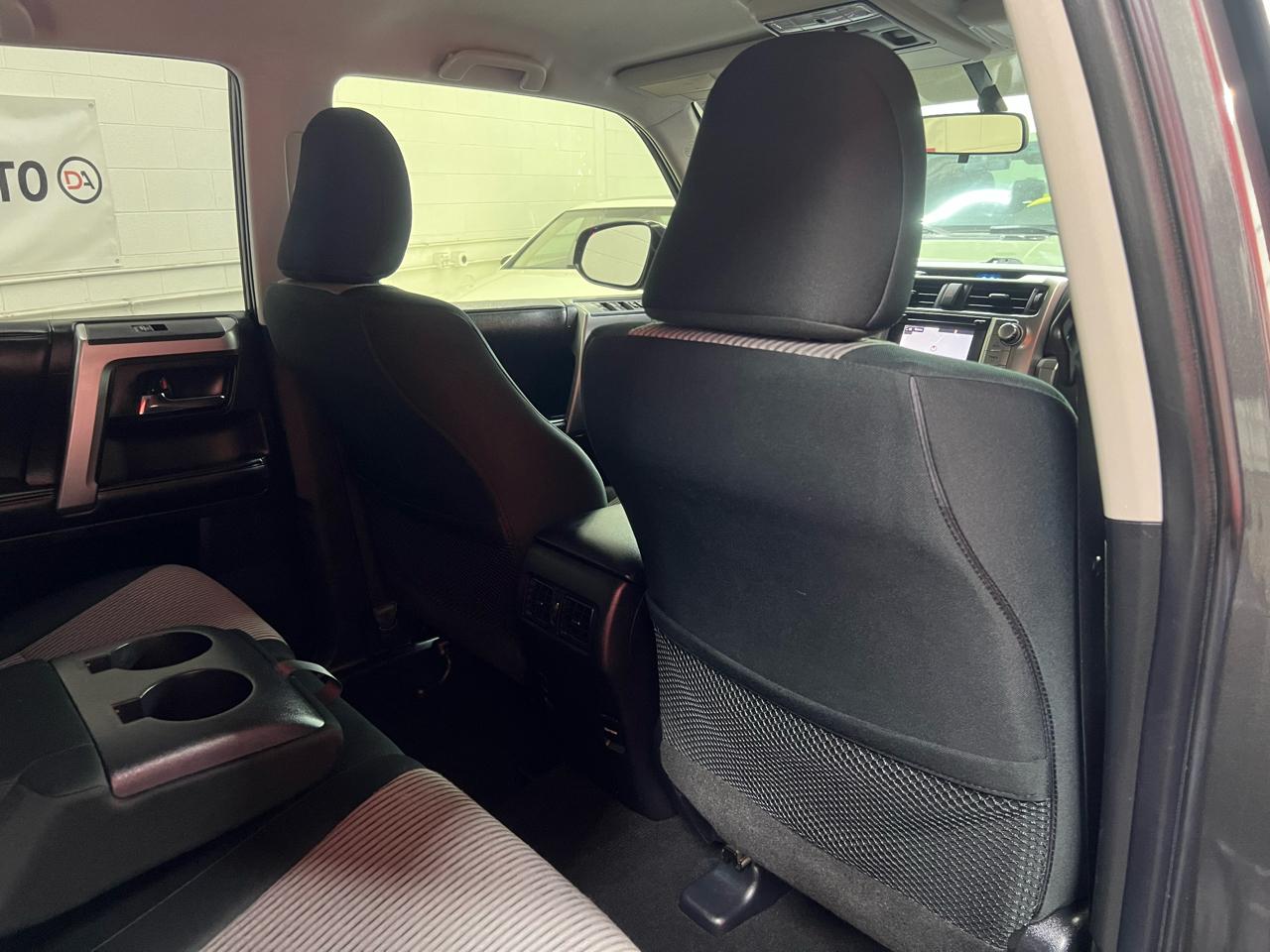 Toyota 4Runner SR5 4WD 2017