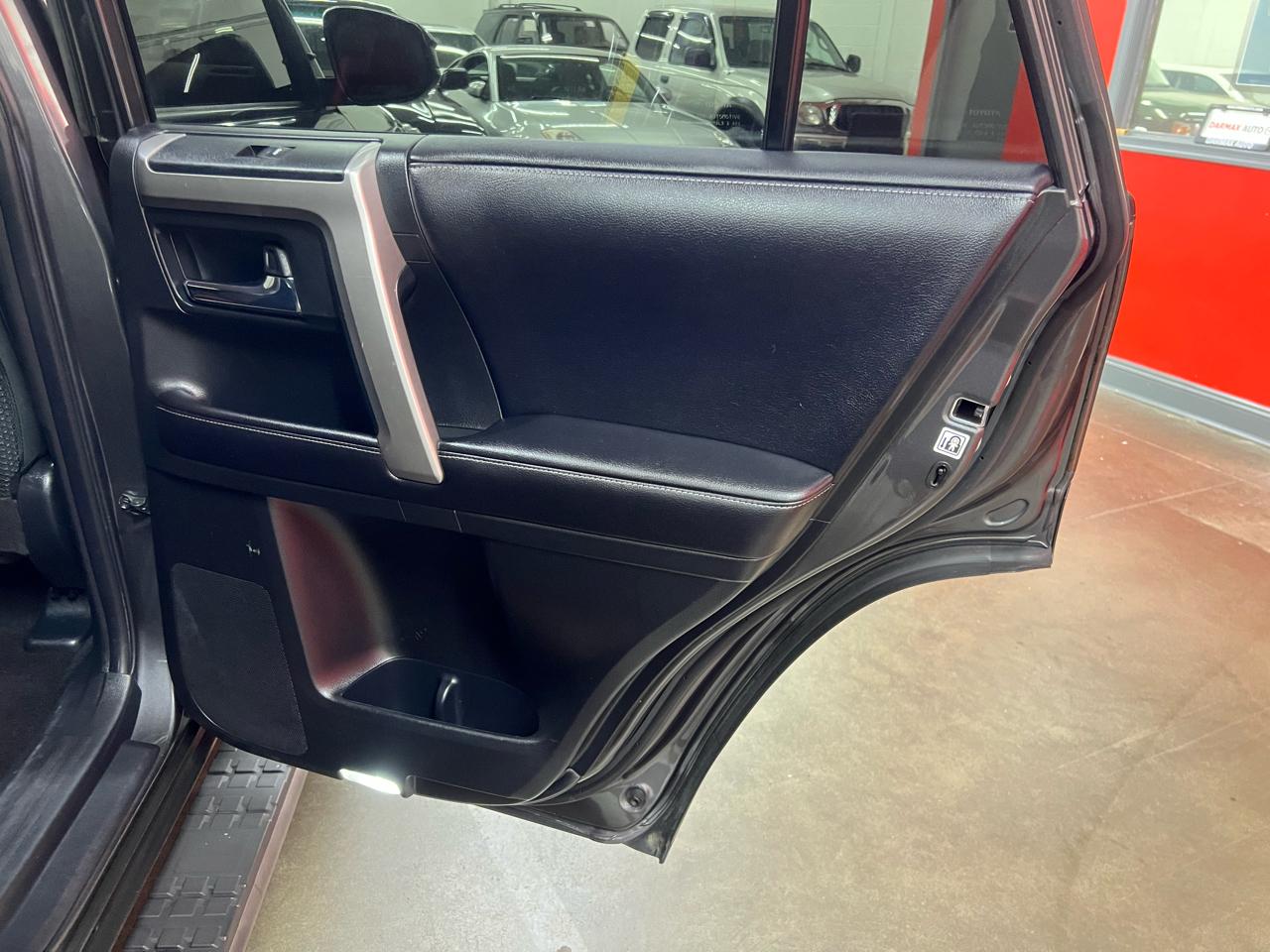 Toyota 4Runner SR5 4WD 2017