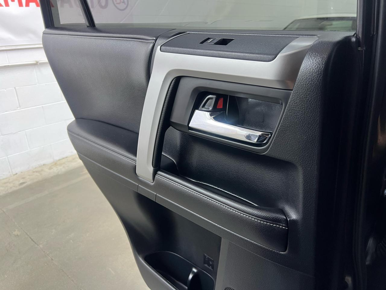 Toyota 4Runner SR5 4WD 2017