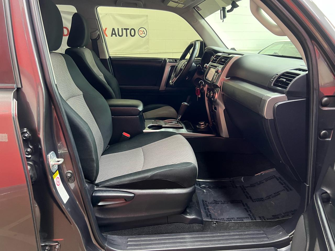 Toyota 4Runner SR5 4WD 2017