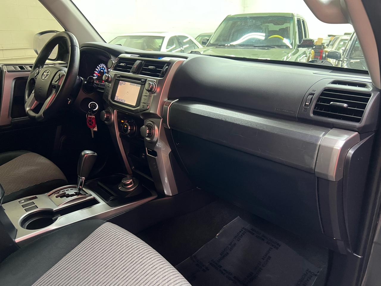 Toyota 4Runner SR5 4WD 2017