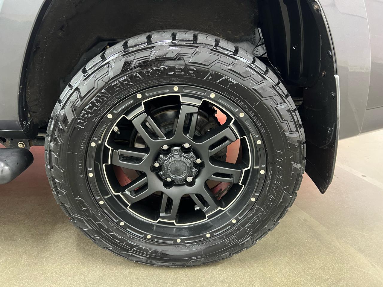 Toyota 4Runner SR5 4WD 2017