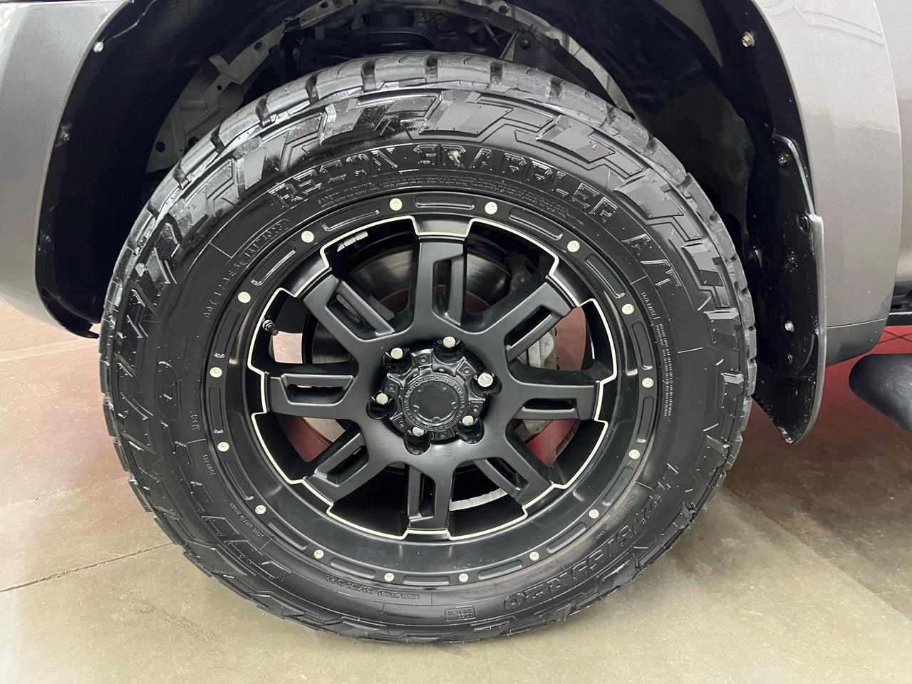 Toyota 4Runner SR5 4WD 2017