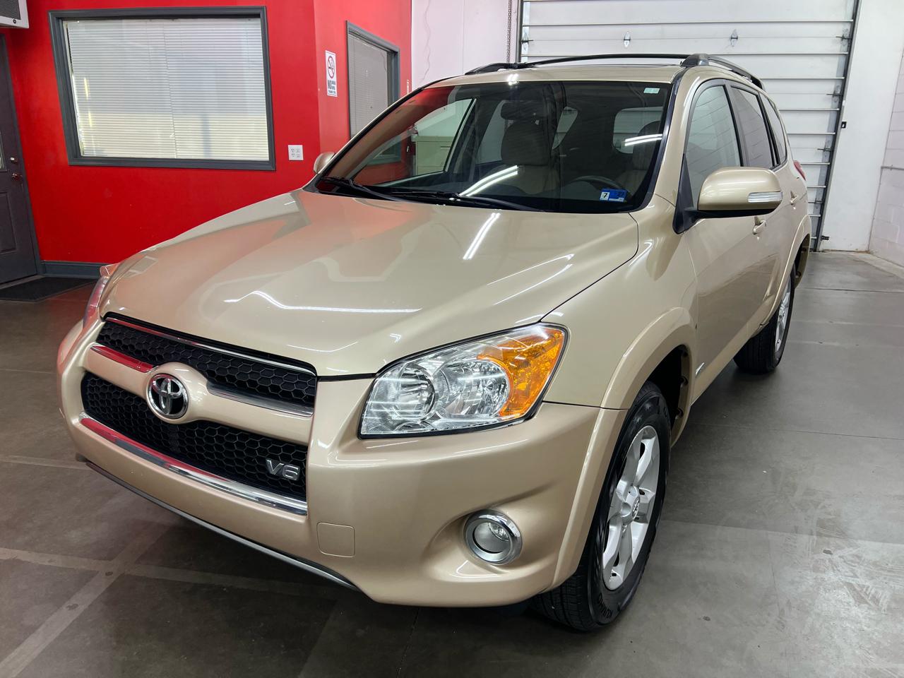 Toyota RAV4 Limited V6 4WD 2010
