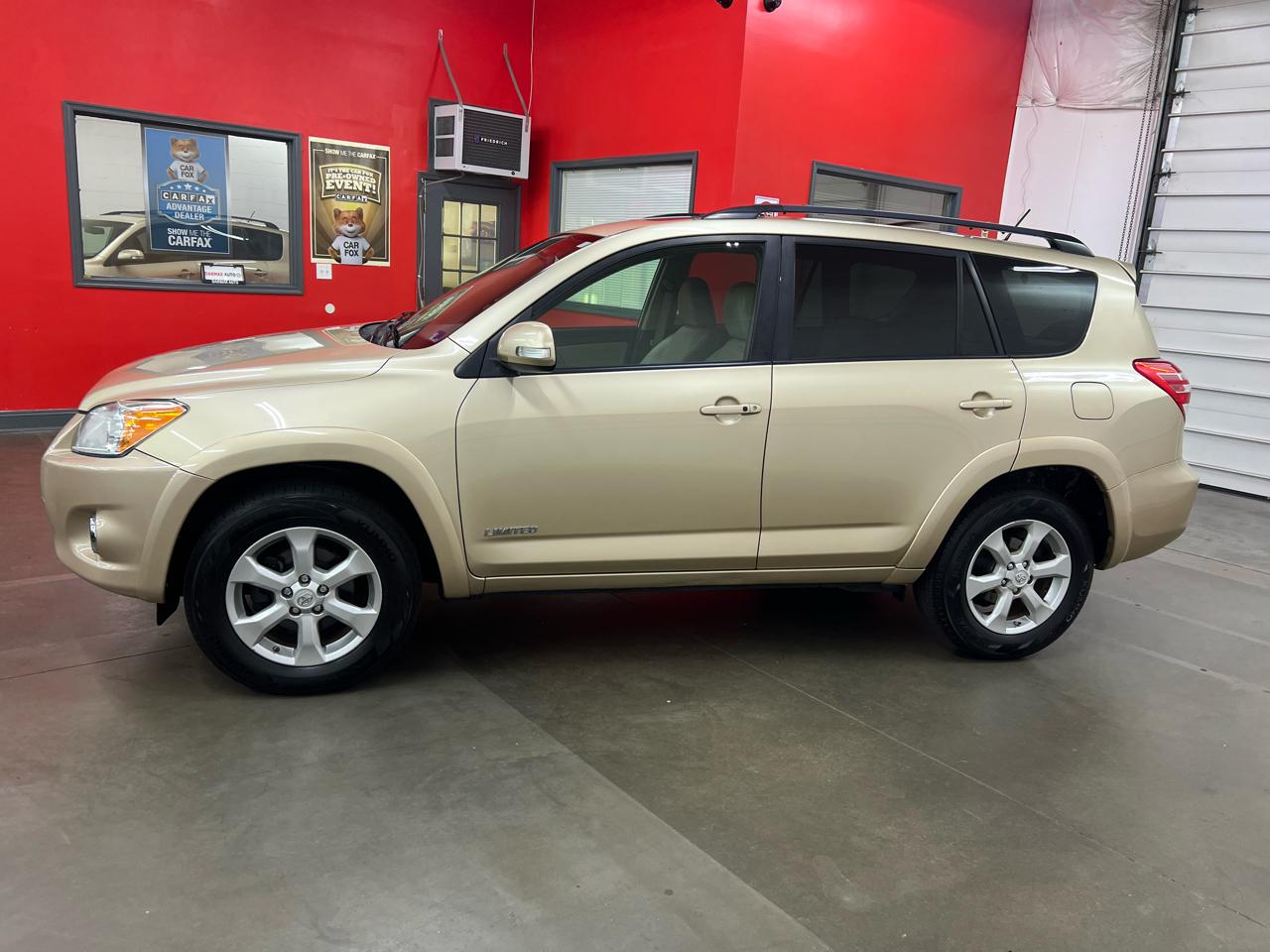Toyota RAV4 Limited V6 4WD 2010