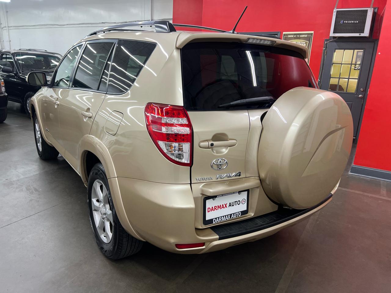 Toyota RAV4 Limited V6 4WD 2010