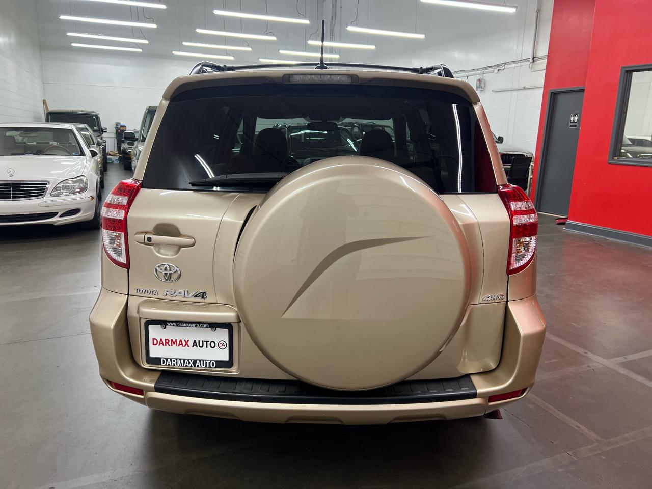 Toyota RAV4 Limited V6 4WD 2010