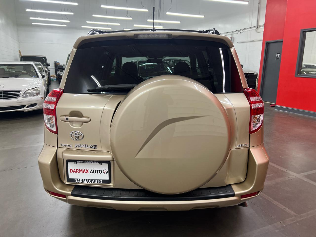 Toyota RAV4 Limited V6 4WD 2010