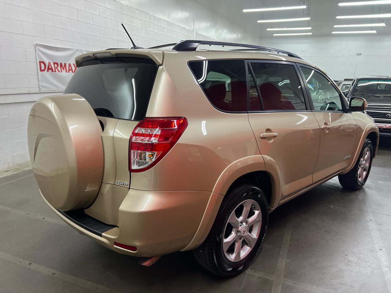 Toyota RAV4 Limited V6 4WD 2010