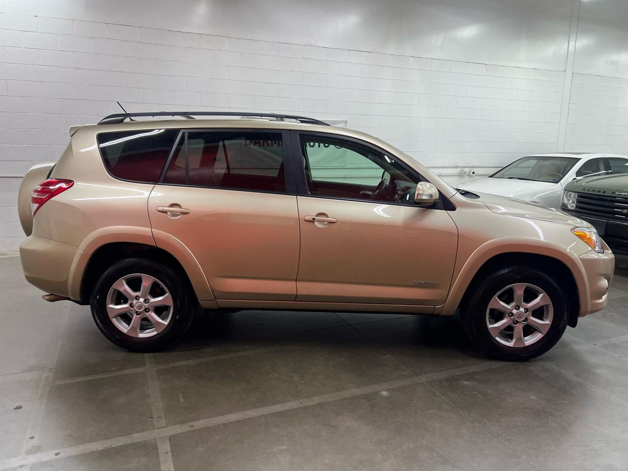 Toyota RAV4 Limited V6 4WD 2010