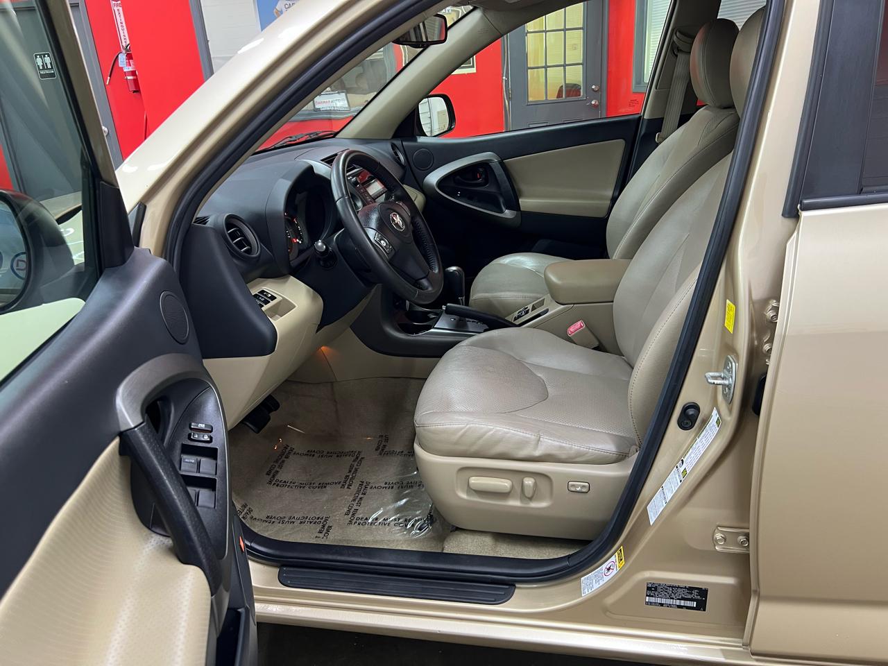 Toyota RAV4 Limited V6 4WD 2010